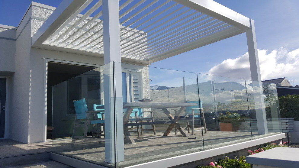 Inspiration for a medium sized traditional terrace in Napier-Hastings with a roof extension.