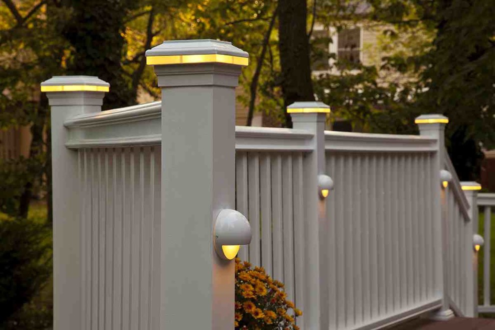Our Deck Lighting - Classique - Terrasse en Bois - Milwaukee - par ...