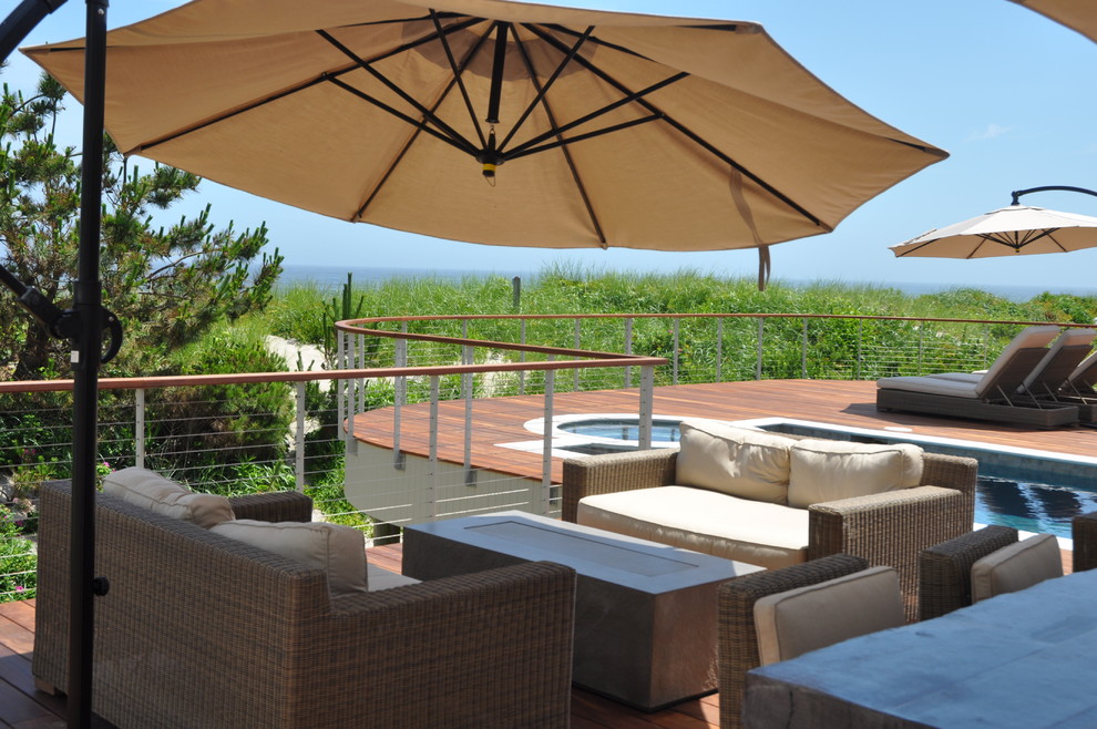 Foto di una terrazza stile marinaro dietro casa