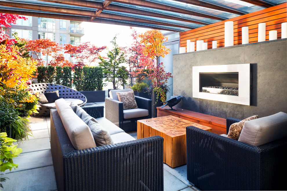 Design ideas for a contemporary back terrace in Vancouver.