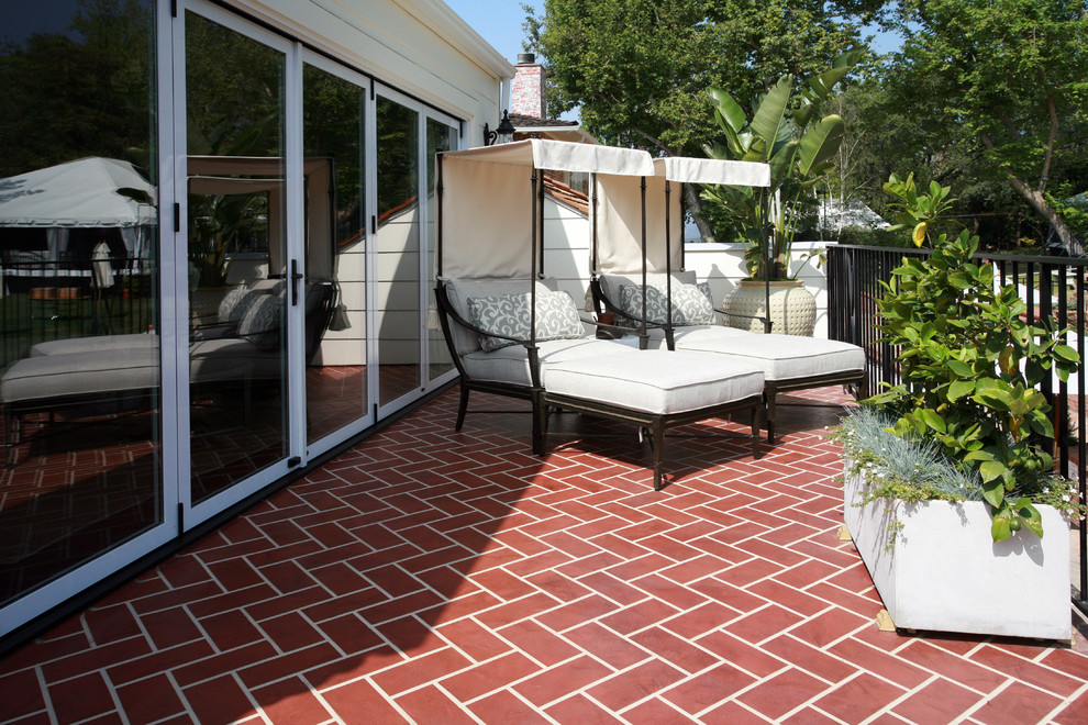 Inspiration for a timeless deck remodel in Los Angeles