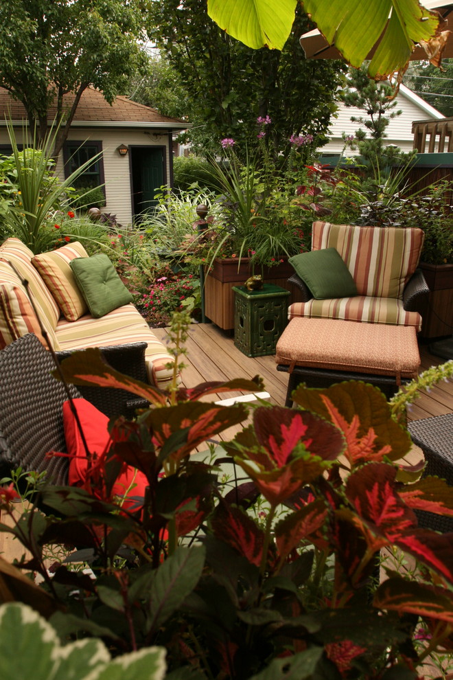 Inspiration for an eclectic deck remodel in Chicago