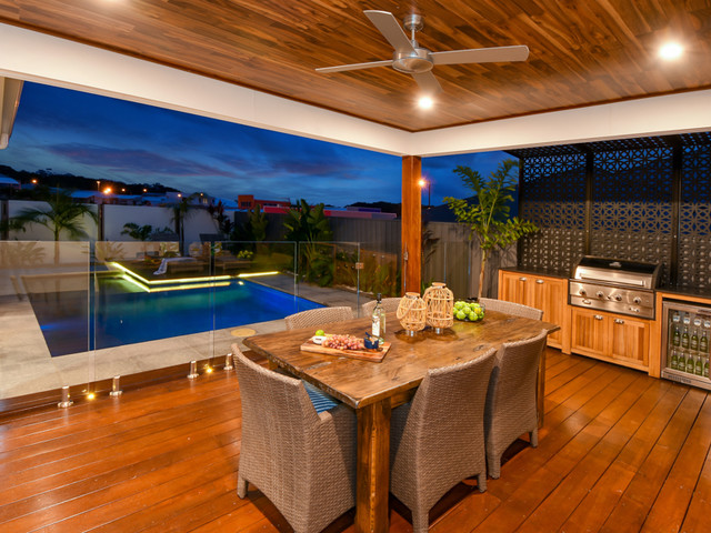 Peregian Beach - Contemporary - Deck - Sunshine Coast - by Weiss Built ...