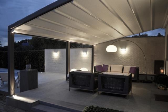 Imagen de terraza minimalista en azotea y anexo de casas