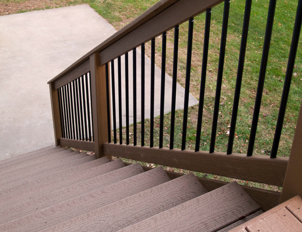 Perilla Evergrain composite deck in Kansas City Traditional Deck