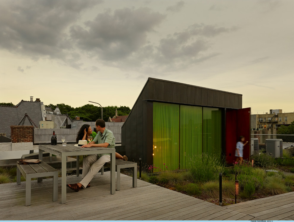Design ideas for a contemporary terrace in New York.