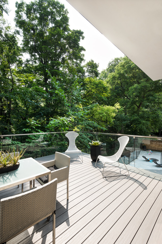Design ideas for a contemporary terrace in Toronto.