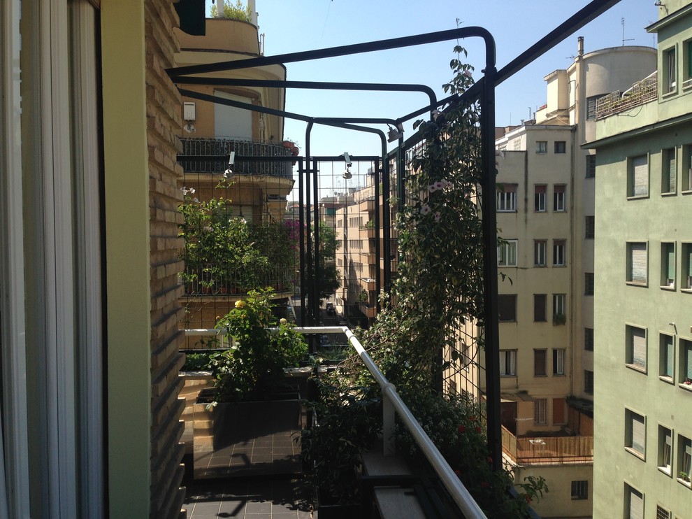 Kleine Moderne Terrasse in Rom