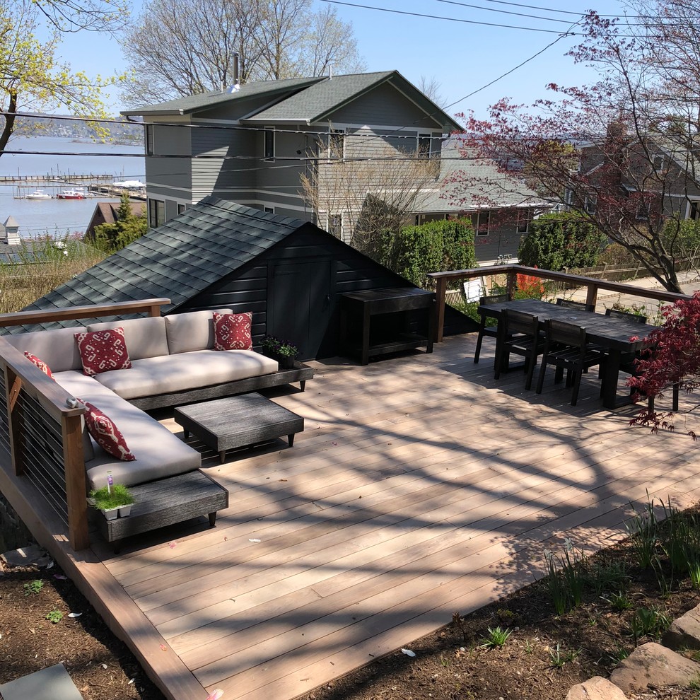 Photo of a small scandi roof terrace in New York with a roof extension.