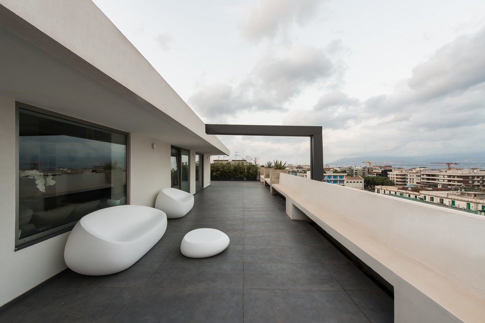 Unbedeckte, Große Moderne Terrasse hinter dem Haus in Catania-Palermo