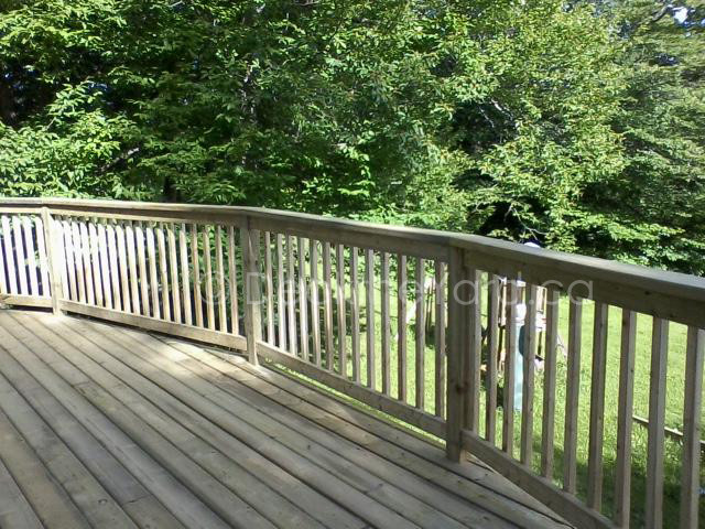 Inspiration for a timeless deck remodel in Toronto