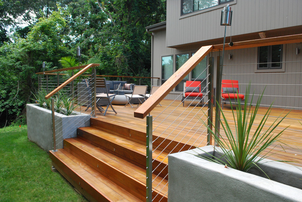 Inspiration for a contemporary deck remodel in New York