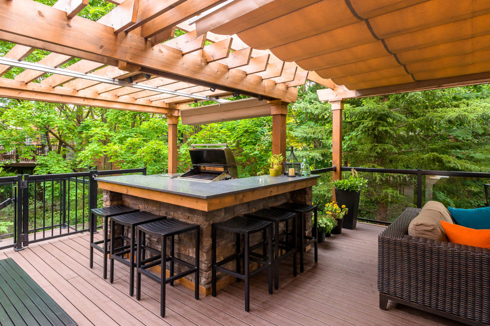 Rural side terrace in Toronto with a pergola.