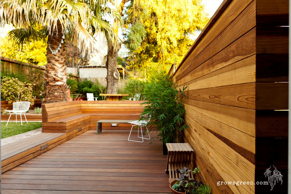 Deck - contemporary deck idea in San Francisco