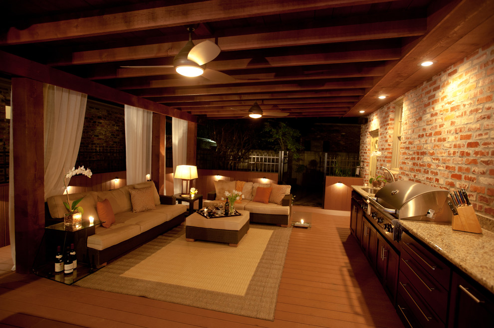 Inspiration for a contemporary deck remodel in New Orleans