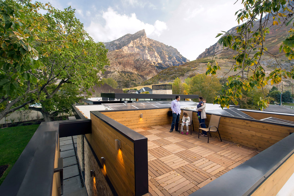 Foto de terraza moderna de tamaño medio en azotea