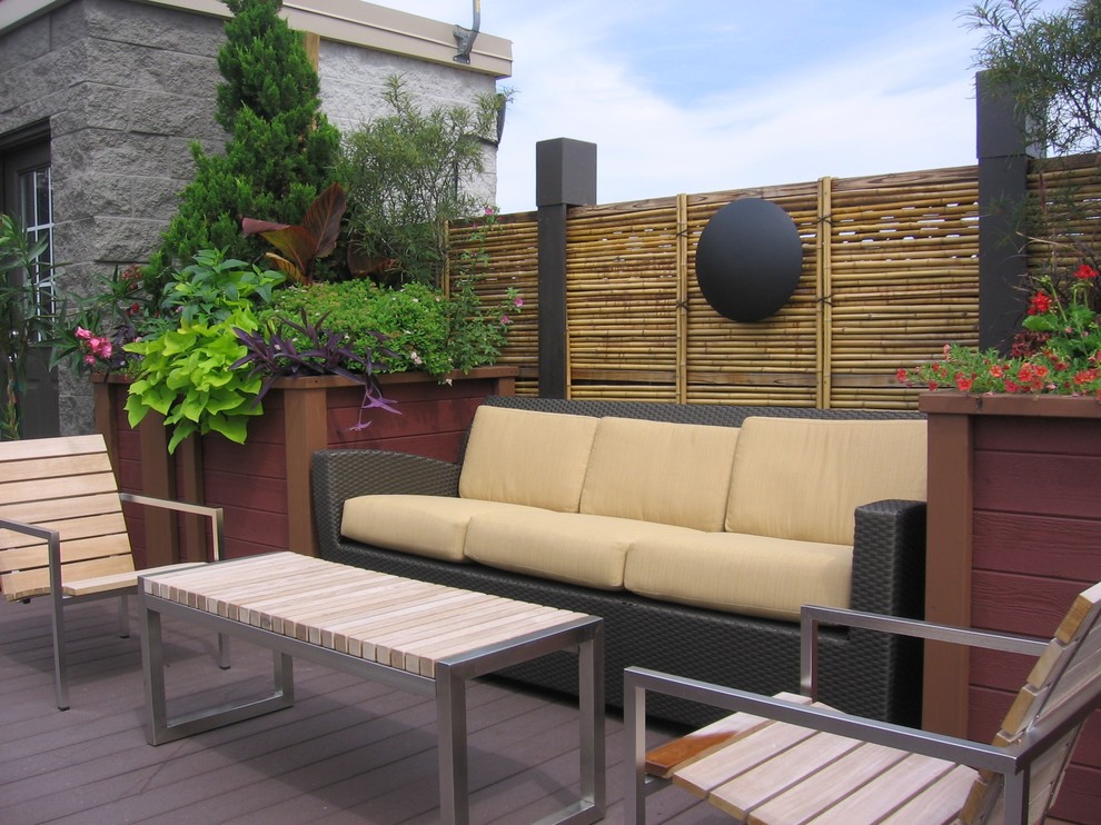Example of an eclectic deck design in Chicago