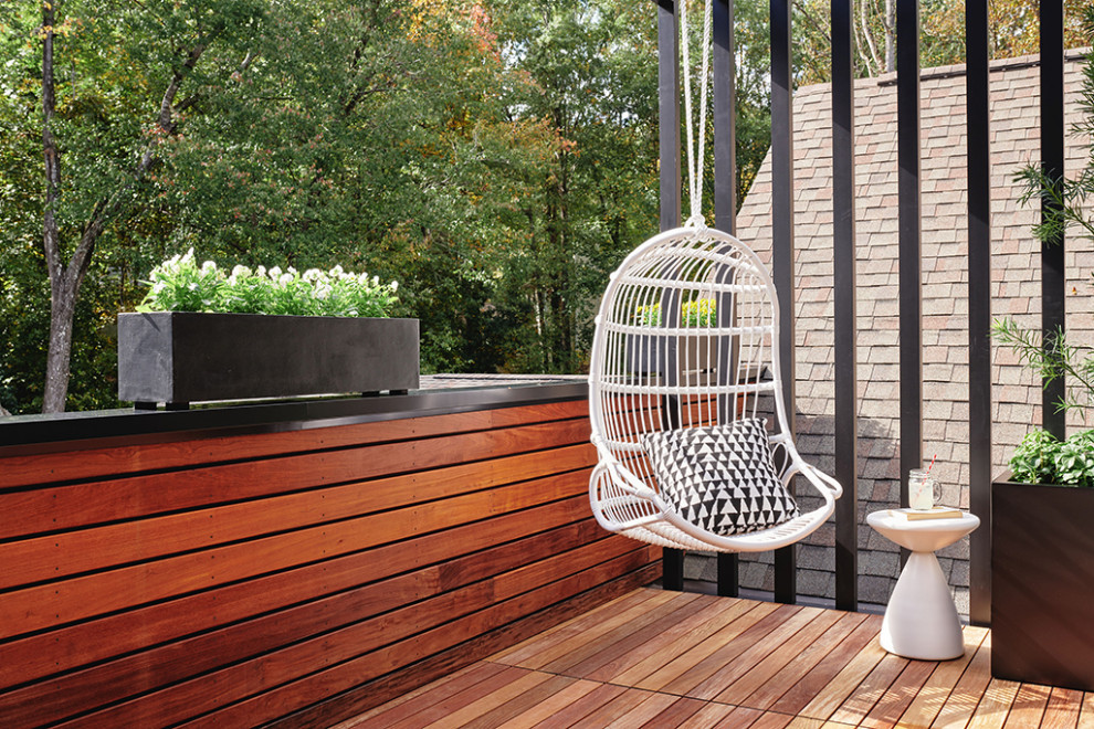 Outdoor shower deck - mid-sized modern rooftop second story metal railing outdoor shower deck idea in Raleigh with a pergola