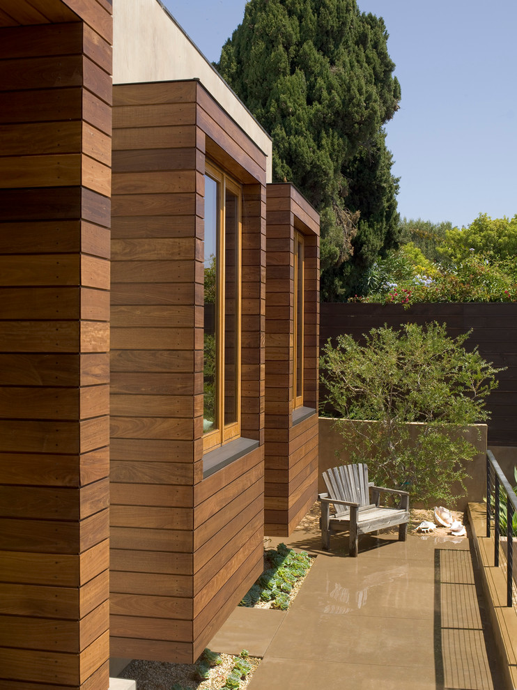 Deck - small contemporary backyard deck idea in Los Angeles with no cover