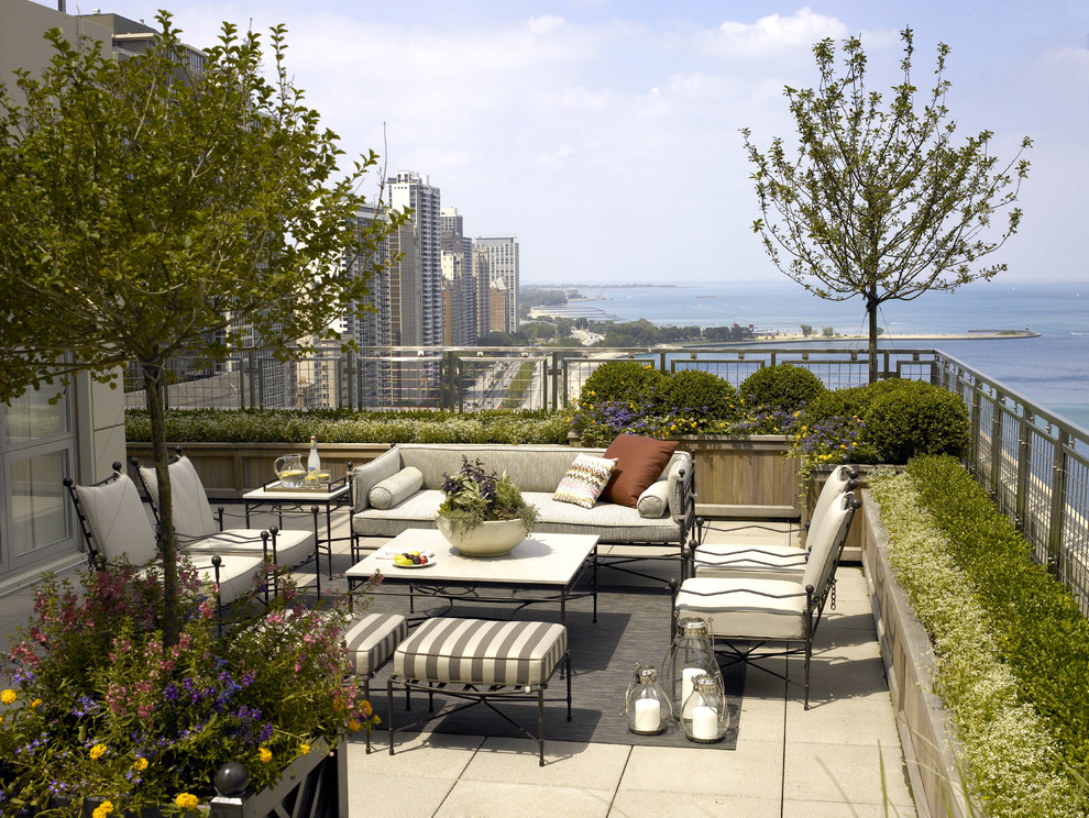 Deck - traditional rooftop rooftop deck idea in Chicago with no cover
