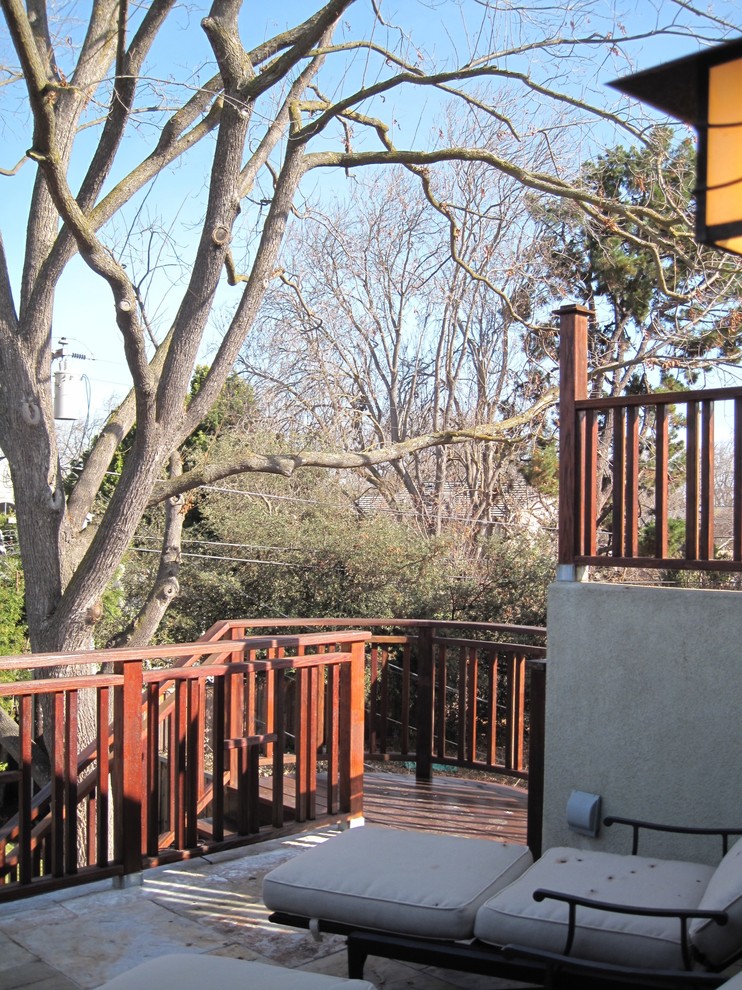 Cette photo montre un toit terrasse asiatique de taille moyenne avec aucune couverture.