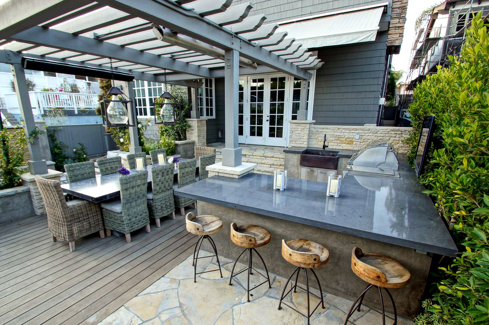 Photo of a contemporary back terrace in Los Angeles with a bar area.
