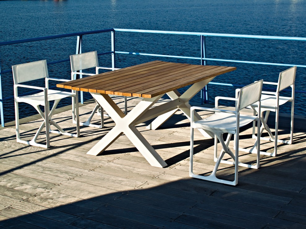 Inspiration for a medium sized modern terrace in Los Angeles with a dock and no cover.