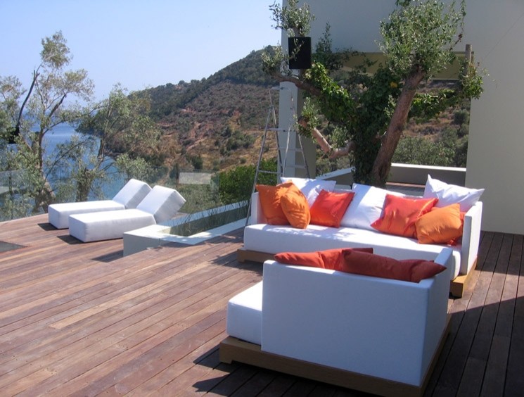 Inspiration pour une grande terrasse minimaliste.