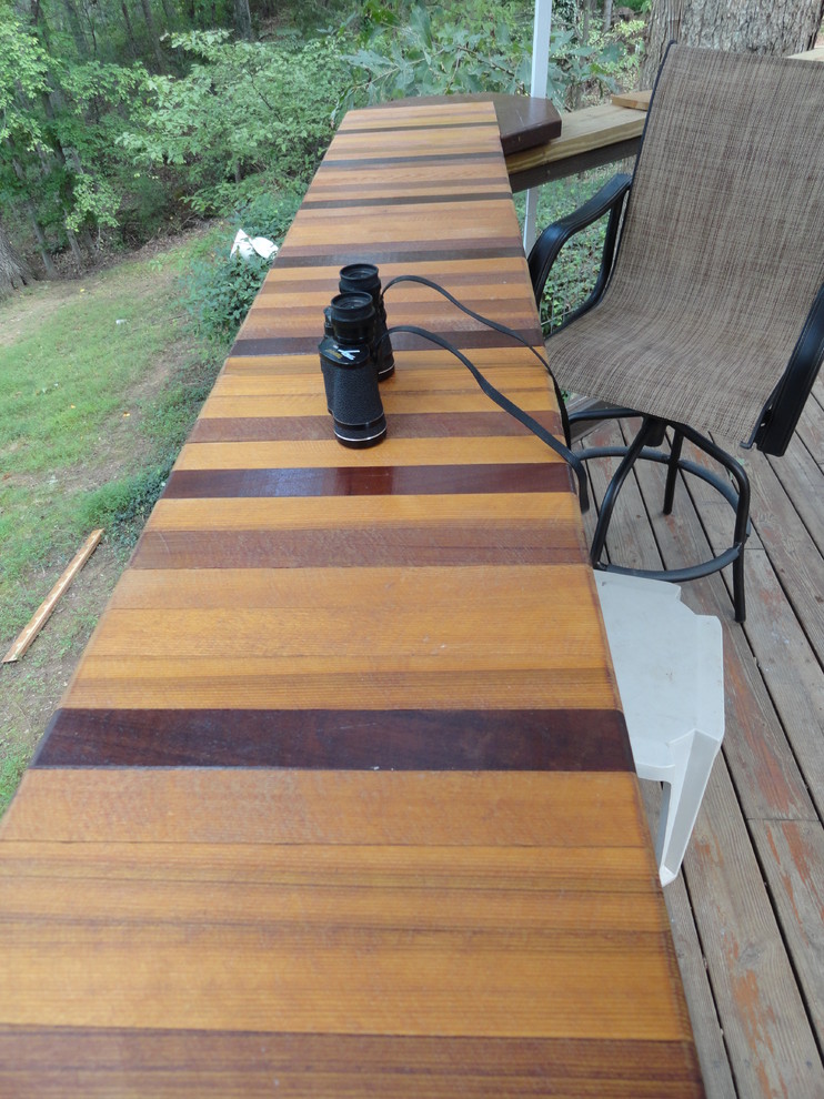 Example of a minimalist deck design in Richmond