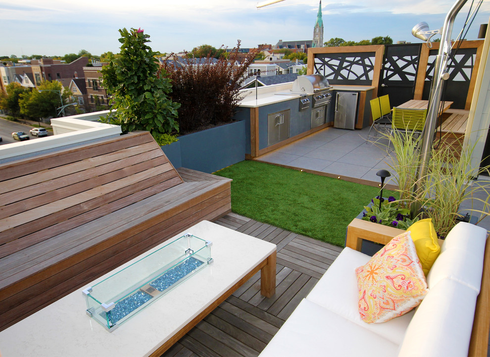 Свежая идея для дизайна: маленькая терраса на крыше в стиле модернизм с летней кухней для на участке и в саду - отличное фото интерьера