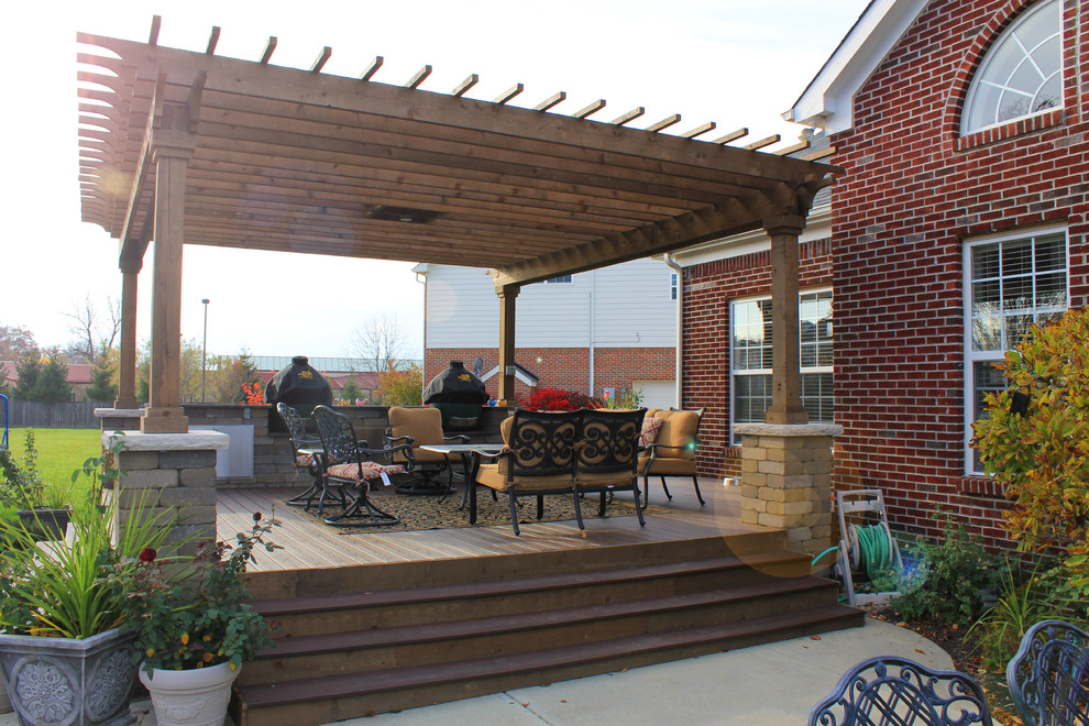 Smoker's Paradise Traditional Deck Indianapolis by BPI Outdoor