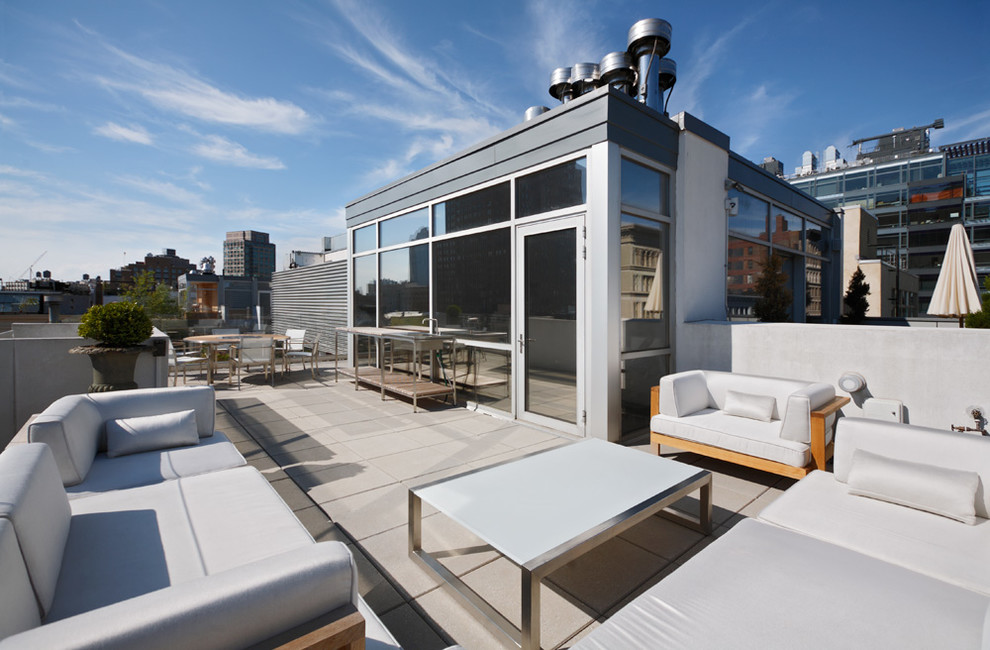 Inspiration for a contemporary roof rooftop terrace in New York.