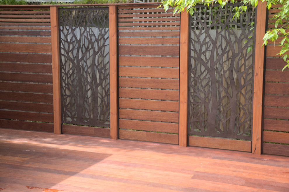 Inspiration for a contemporary deck remodel in Melbourne