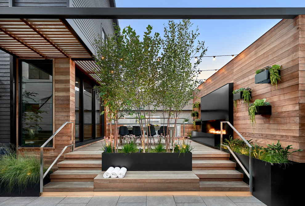 Idee per una terrazza contemporanea dietro casa