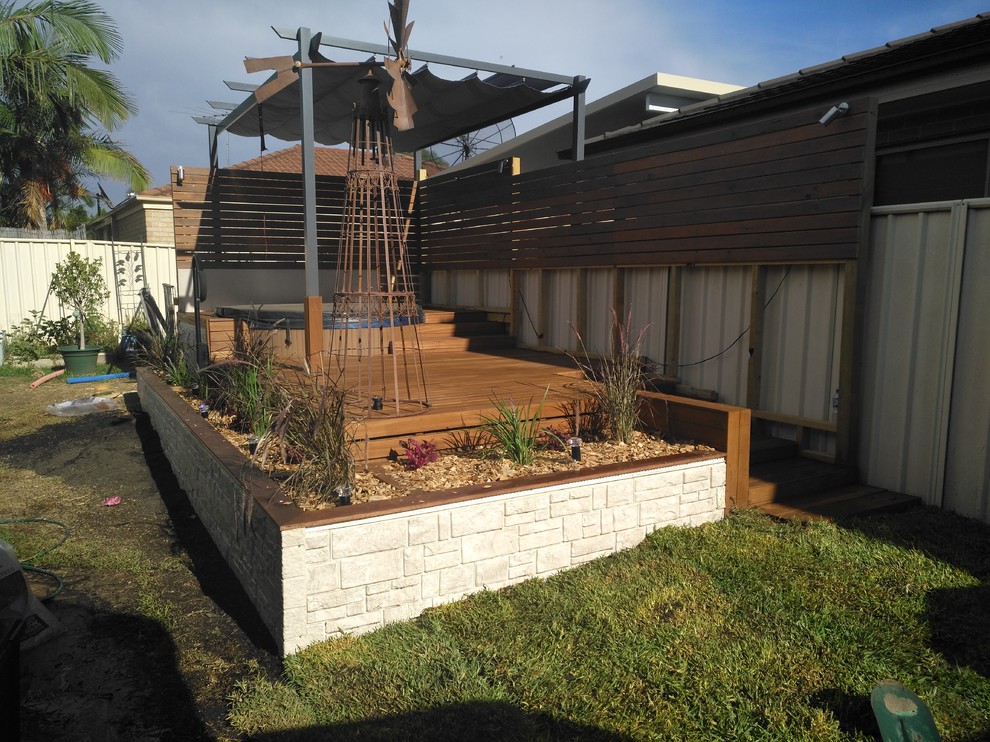 Spa deck and surrounds Modern Deck Sydney by Sydney Decking