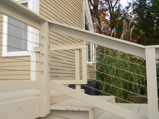 Пример оригинального дизайна: большая терраса на боковом дворе в современном стиле без защиты от солнца