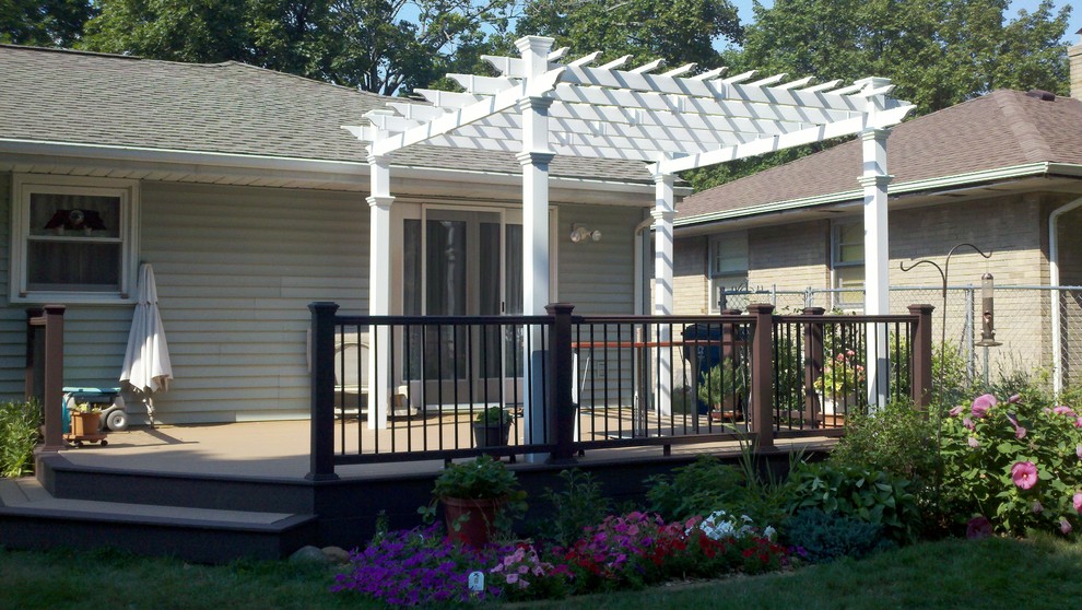 Moderne Terrasse in Grand Rapids