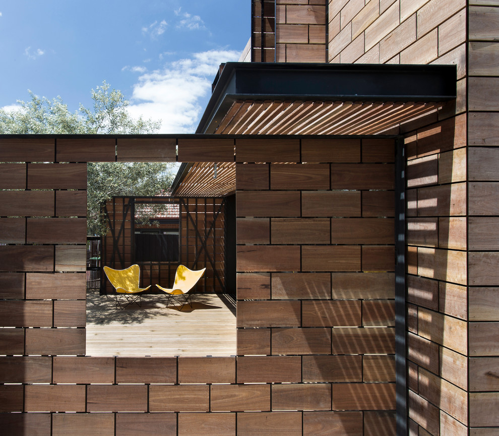 Photo of a contemporary terrace in Melbourne with a pergola.