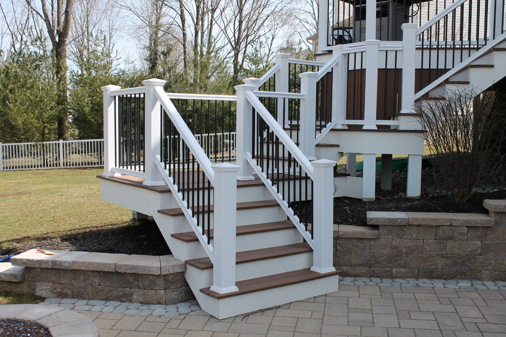 Inspiration for a timeless deck remodel in Newark