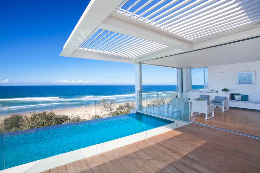 Inspiration for a coastal terrace in Sunshine Coast.