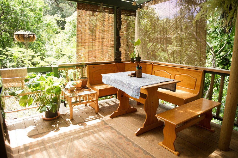 Island style deck photo in Hawaii