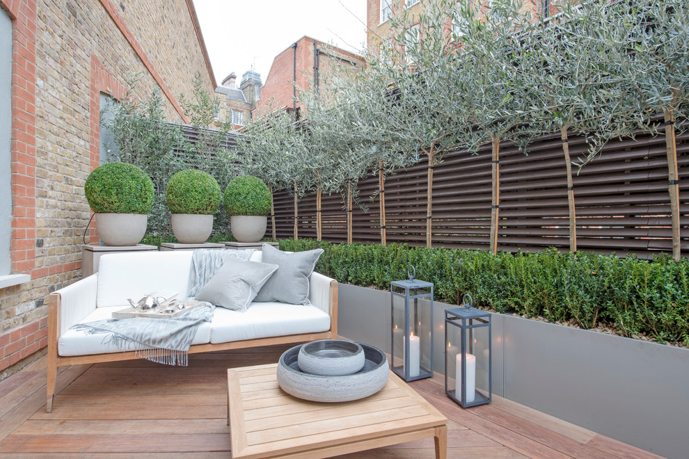 Deck - small contemporary backyard deck idea in San Francisco