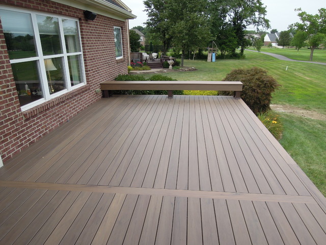 Timbertech Earthwood Evolutions Legacy in Pecan - Modern - Terrasse