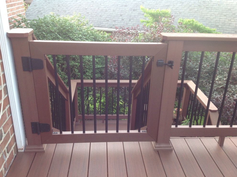 Timbertech Pacific Rosewood Decking with Timbertech BuildeRail Redwood