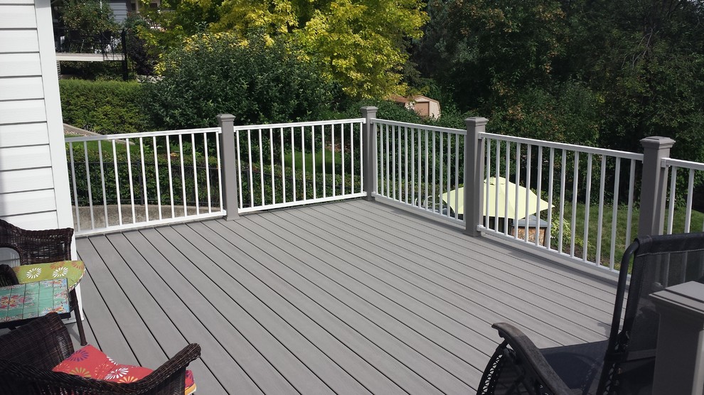 Trex Gravel Path with White Reveal Railings - Traditional - Deck ...