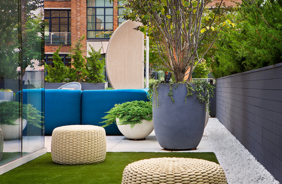Contemporary roof terrace in New York.