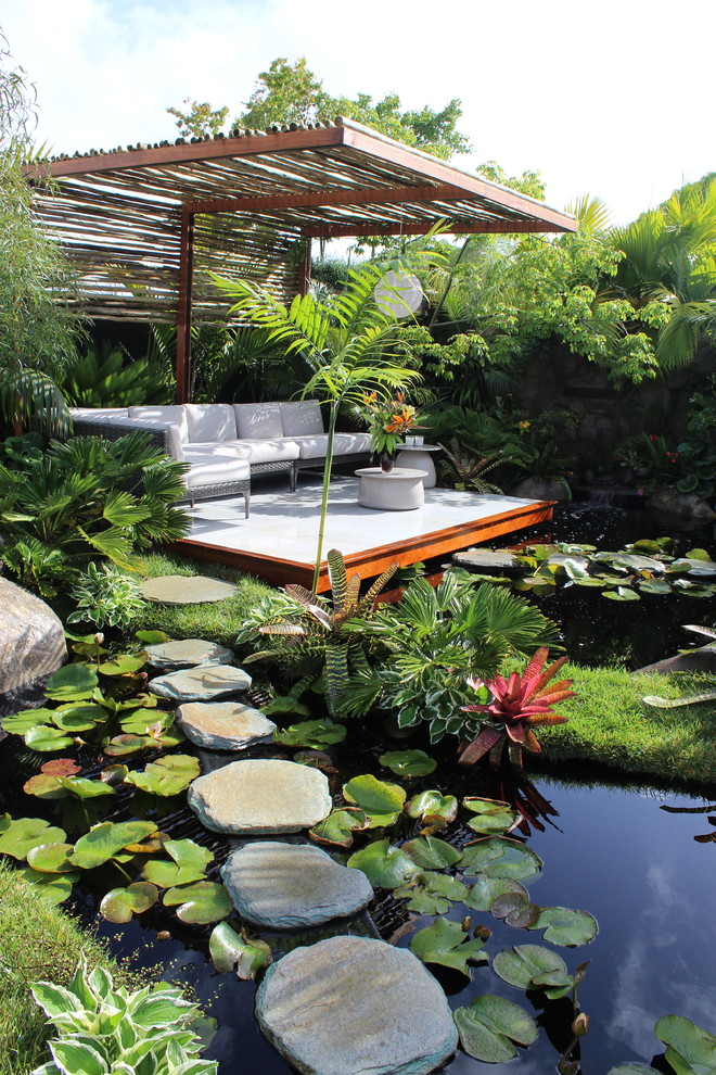 Exemple d'une terrasse exotique.