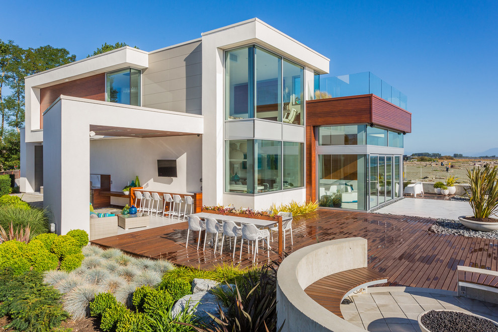 Tsawwassen Beach Home Modern Deck Vancouver by Highestate