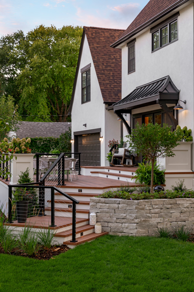 Inspiration för mellanstora klassiska terrasser längs med huset