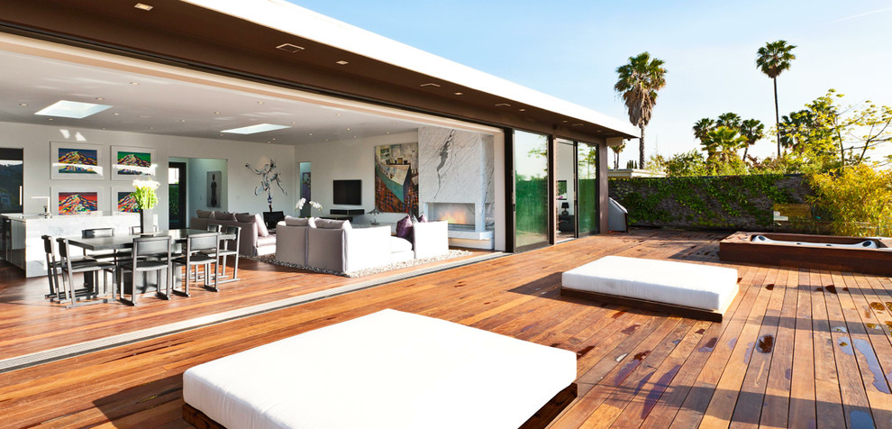 Large modern terrace in Los Angeles with no cover.